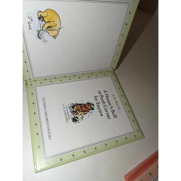 Vintage 1997 The Classic Pooh Treasury Vol 3 Hardcover Books 3 Cassettes - Picture 6 of 13